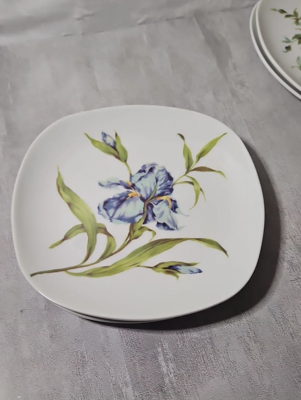 4~  I. Godinger & Co. Floral Dessert Or Salad Plates